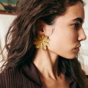 Zara FLOWER EARRINGS